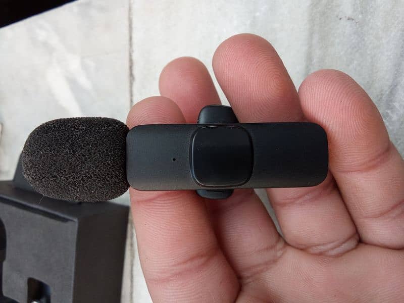 K8 Wireless Microphone - High-Quality Noise Cancellation 2