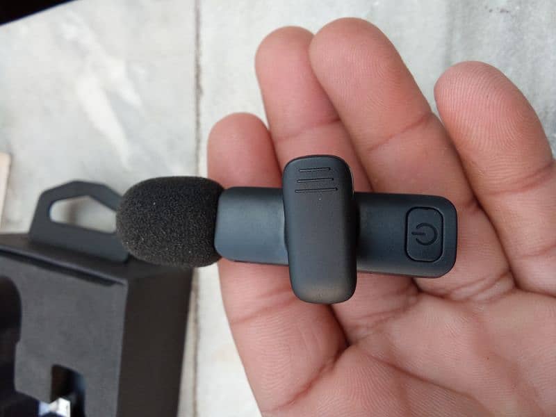 K8 Wireless Microphone - High-Quality Noise Cancellation 3