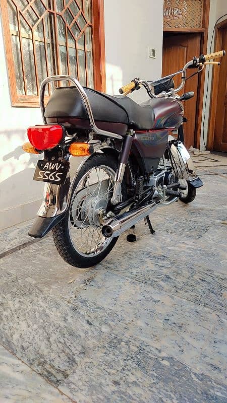 HONDA CD 70 2024 6