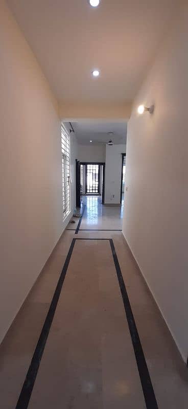 10marla upper portion avelebal for rent 7