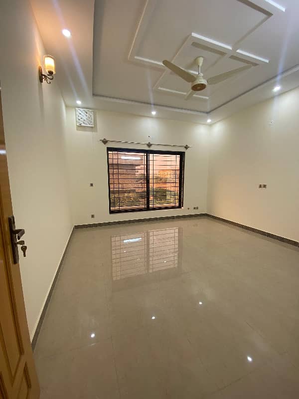 House For Rent In G 15 Size 1 Kanal Double Story Water Gas Electricity All Facilities Near To Markaz Masjid Park Best Location More Five Options Available 0