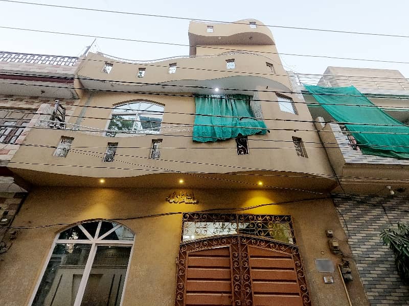 A Great Choice For A Prime Location 5 Marla House Available In Gulshan-e-Ravi 3