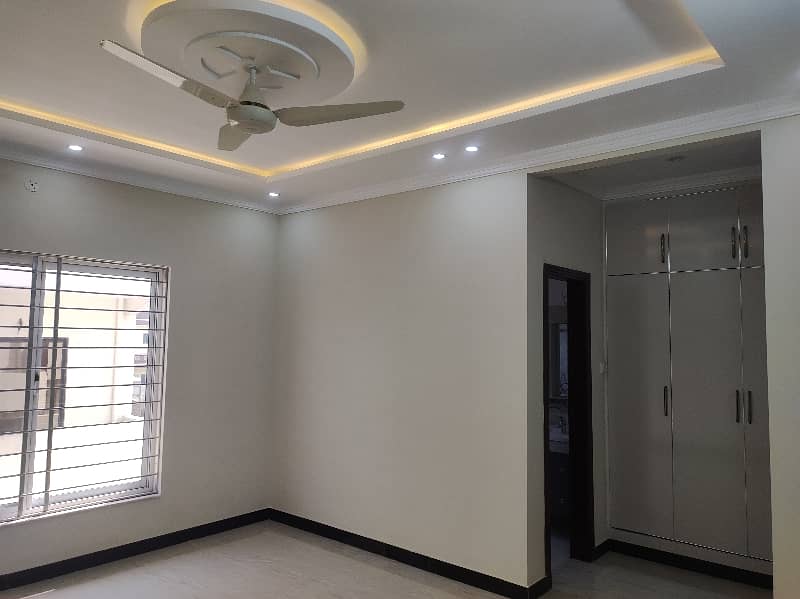 Ground Portion For Rent In G15 Size 12 Marla Corner House Separate Gas &Amp; Electricity Meters Separate Gate Near To Mini Market Markaz Masjid Park Best Location More Five Options Available 26