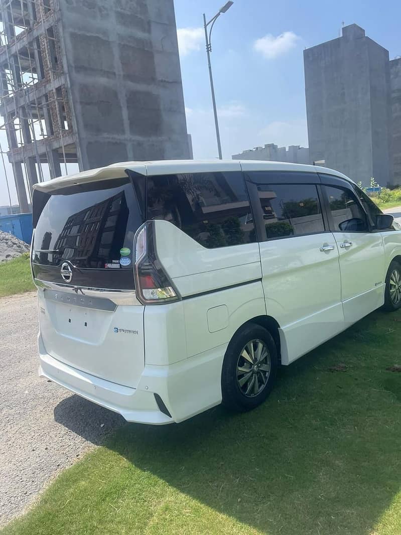 Nissan Serena e power 0