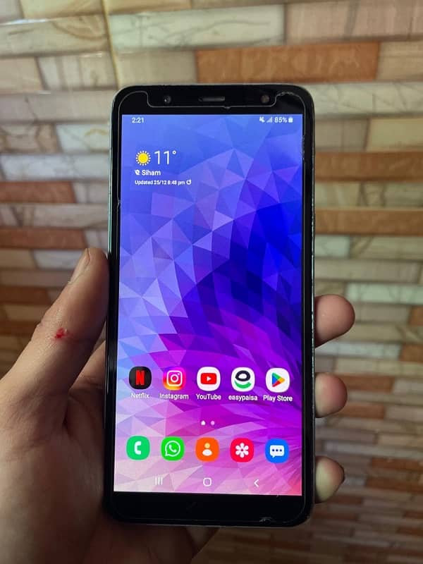 Samsung galaxy j8 0