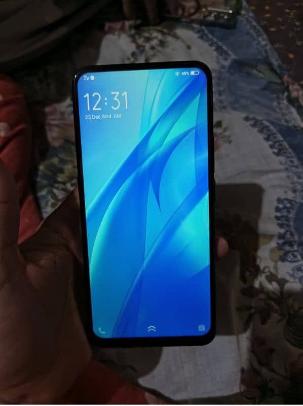 vivo v15  8/256 3