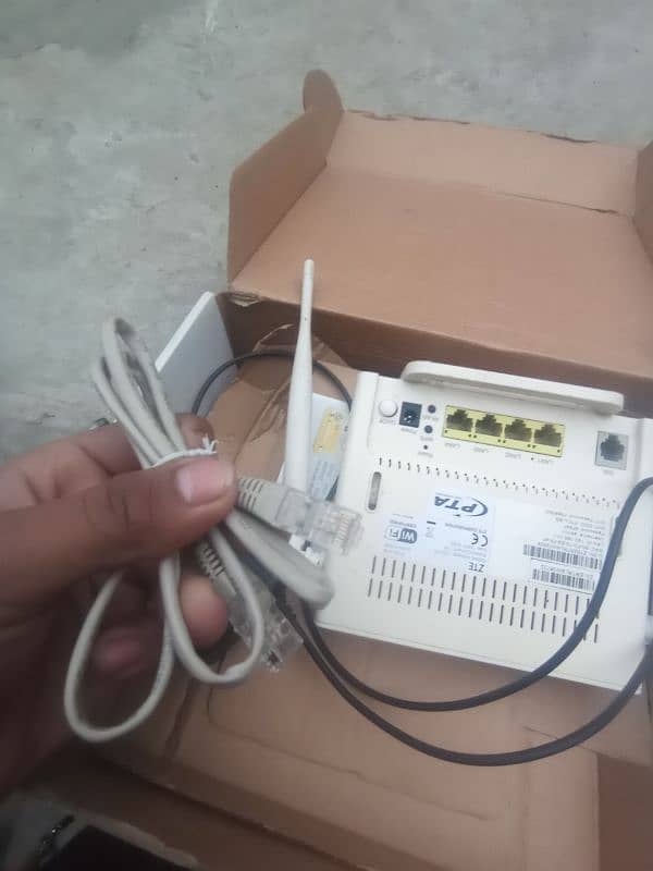 ptcl ka modem h bhut Acha h sirf 3 month used h zyada ni use howa 1