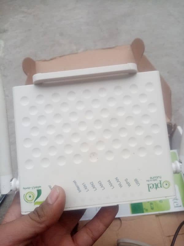 ptcl ka modem h bhut Acha h sirf 3 month used h zyada ni use howa 4