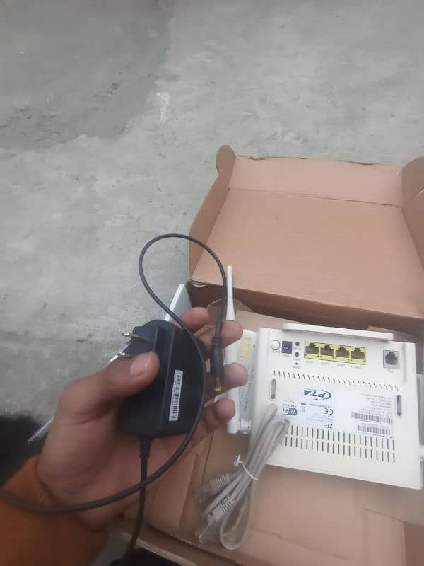 ptcl ka modem h bhut Acha h sirf 3 month used h zyada ni use howa 6