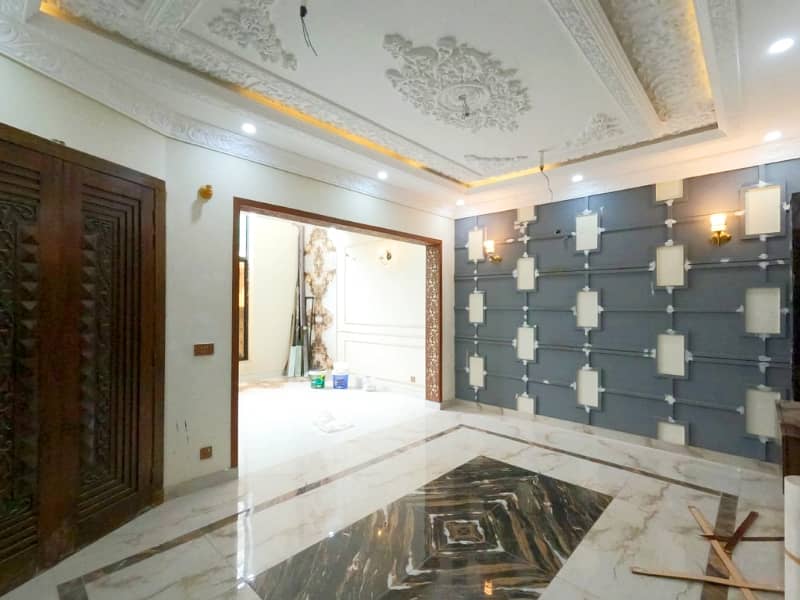 House For Sale Is Readily Available In Prime Location Of Samanabad 7