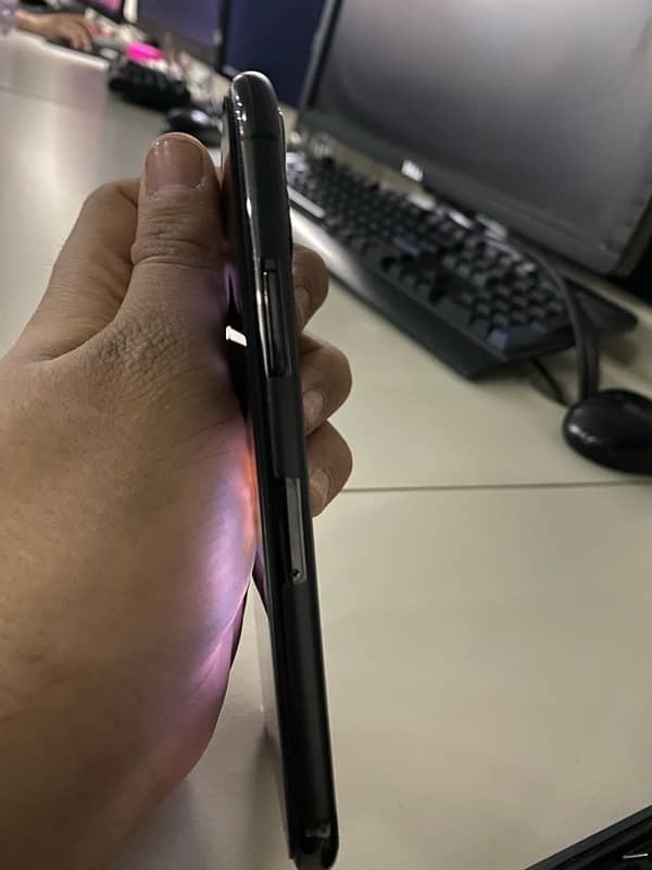 Iphone 11pro pta approved 4