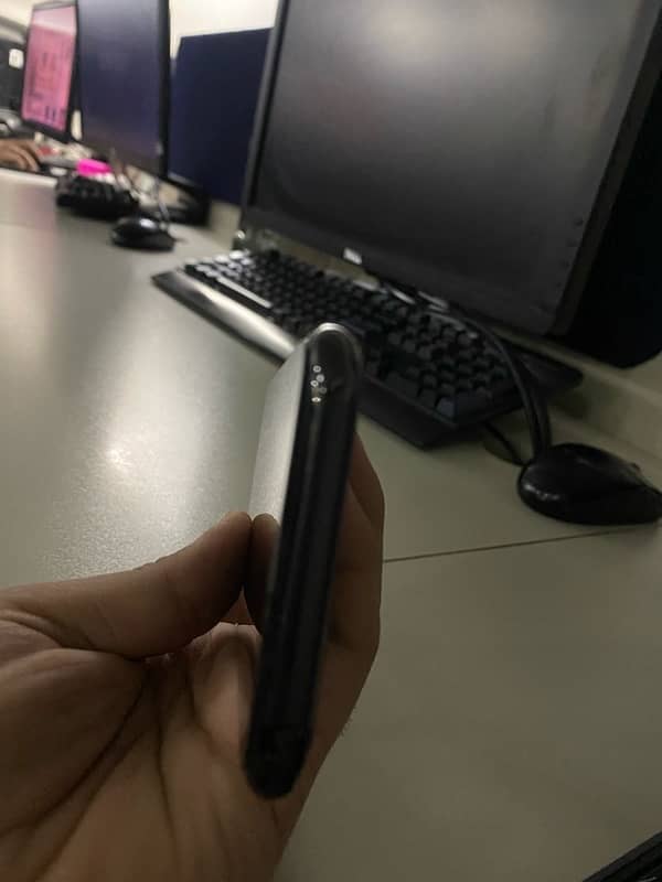 Iphone 11pro pta approved 7