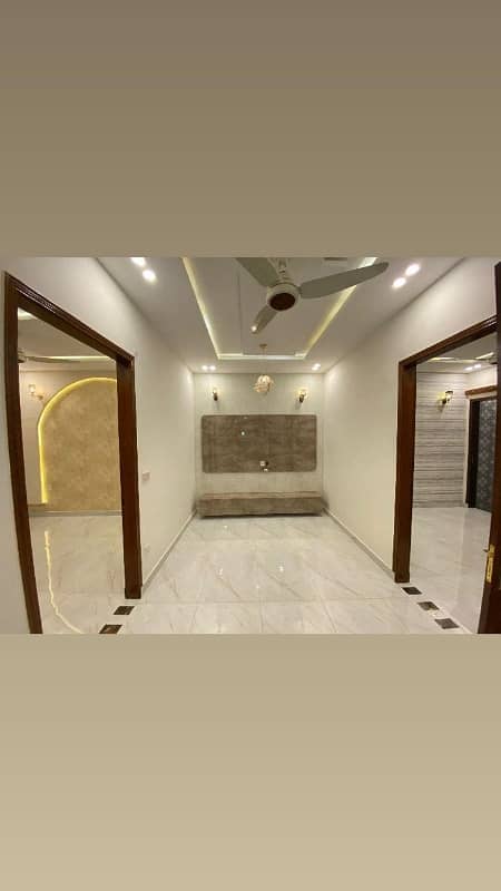 10 Marla House For Sale PGECHS College Road Lahore 3