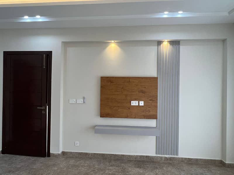 10 Marla House For Sale In Paragon City Lahore 25