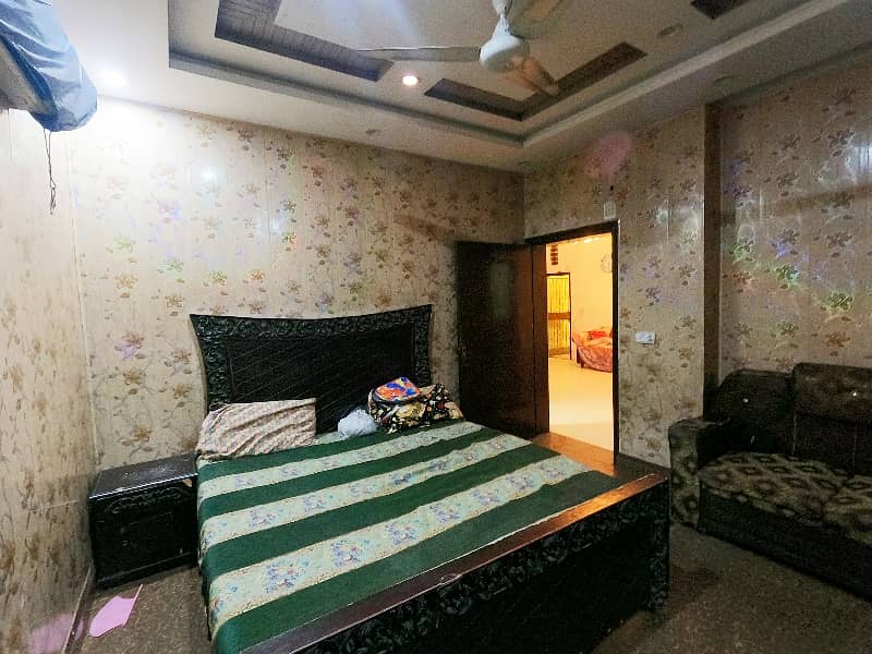 Main Double Road 10 Marla House In Allama Iqbal Town - Nishtar Block Is Available 11