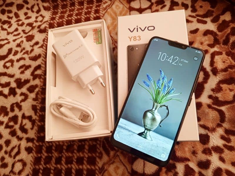 vivo y83 (6/128)* face ID, Box, Charger 0