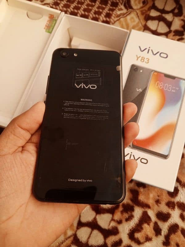 vivo y83 (6/128)* face ID, Box, Charger 4