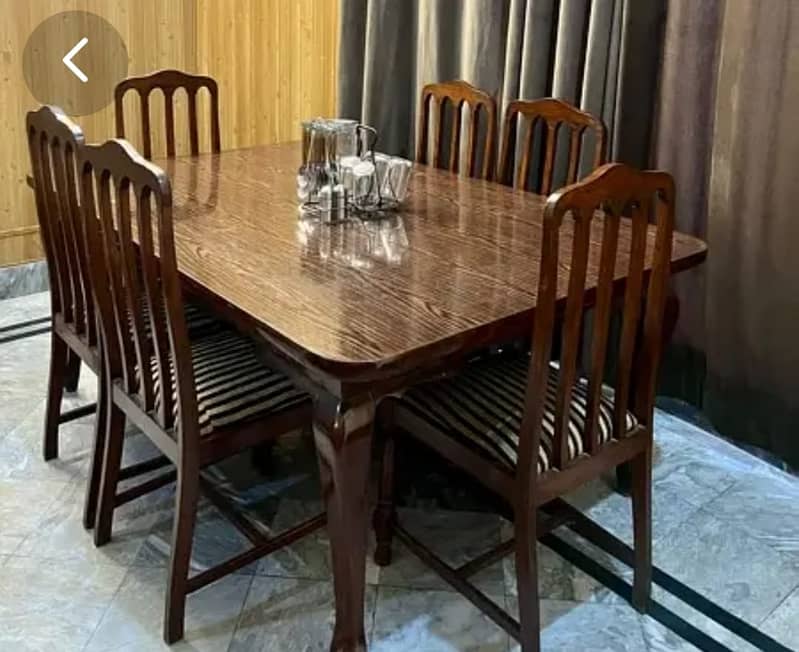 Excellent condition dining table with 6 chairs, neat and clean 0