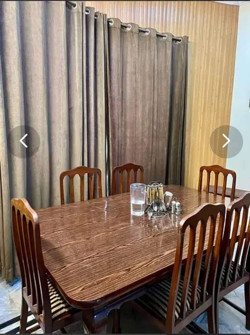 Excellent condition dining table with 6 chairs, neat and clean 1