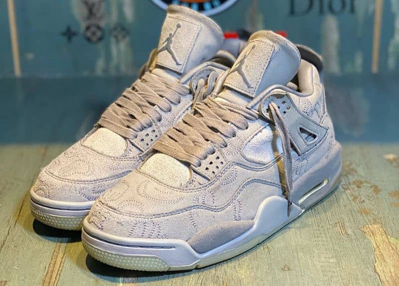 Original Nike Air Jordan Retro 4 "KAWS" 3