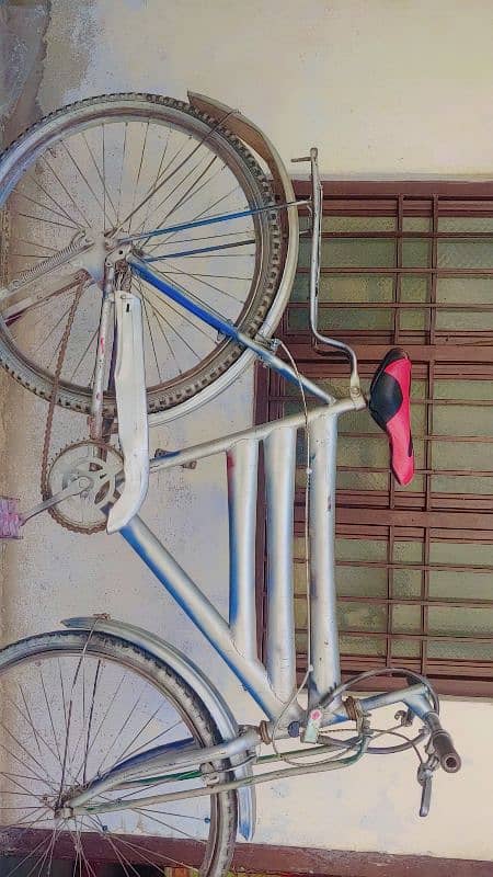 cycle for sale achi condition main hai paint new 3