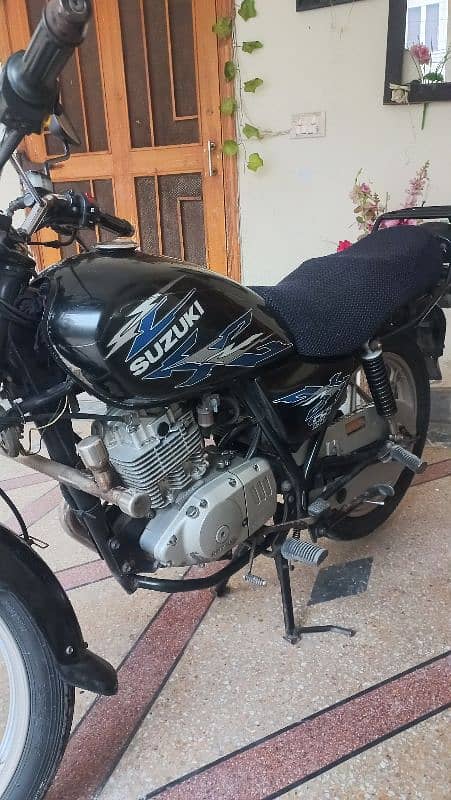 Suzuki GS 150 SE (Special Edition) 8