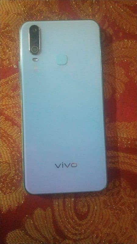 Vivo Y17 1