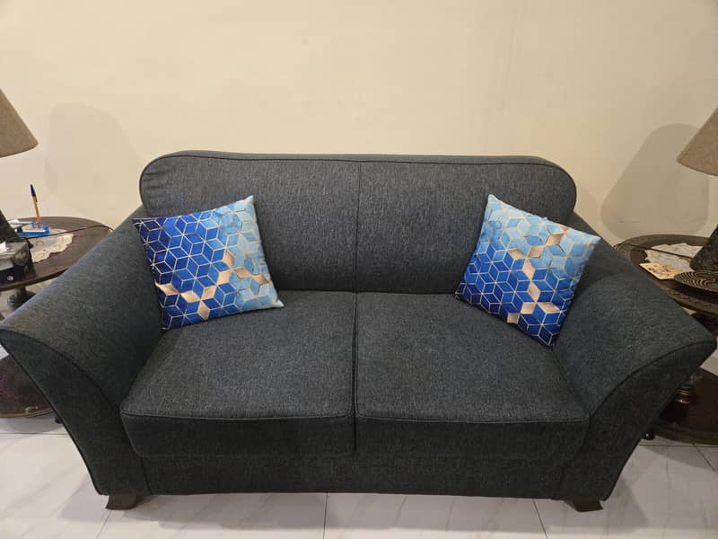 Beautiful sofa set in immaculate condition for sale 0