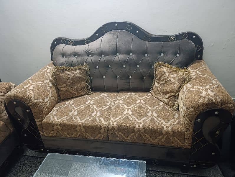 6 seater poshish sofas set available for sale 4