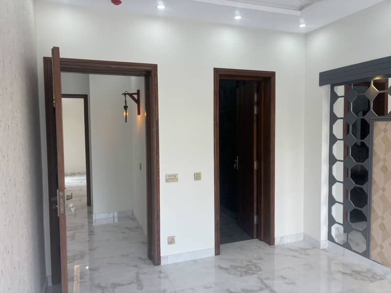 DHA RAHBAR MOST BEAUTIFUL HOUSE ON BEST LOCATION IS AVAILABLE FOR SALE 41