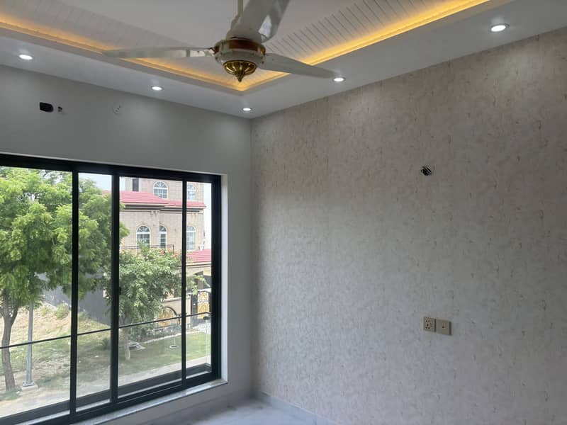 DHA RAHBAR MOST BEAUTIFUL HOUSE ON BEST LOCATION IS AVAILABLE FOR SALE 42