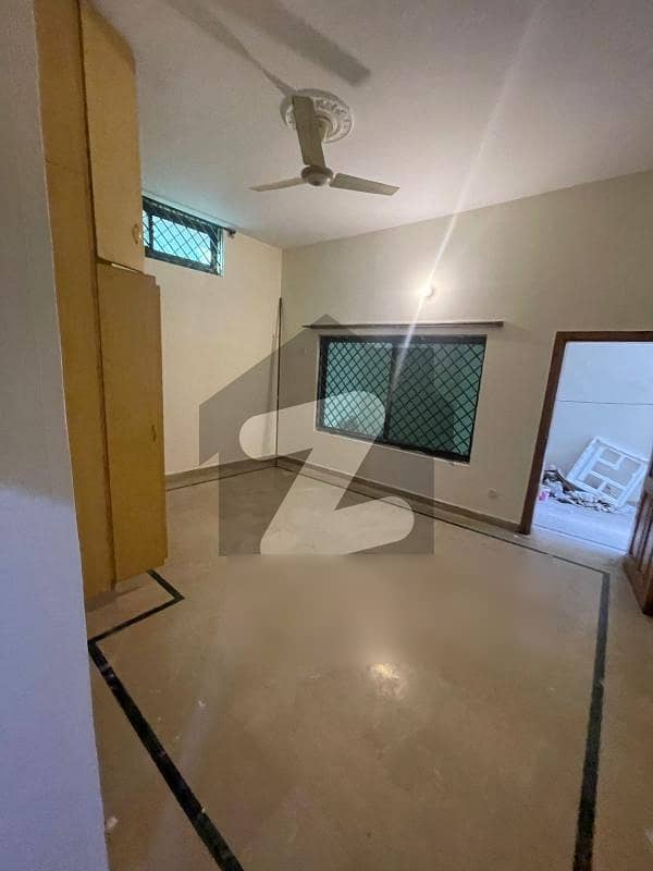 Basement Portion 14 Marla For rent In G-13/3 2