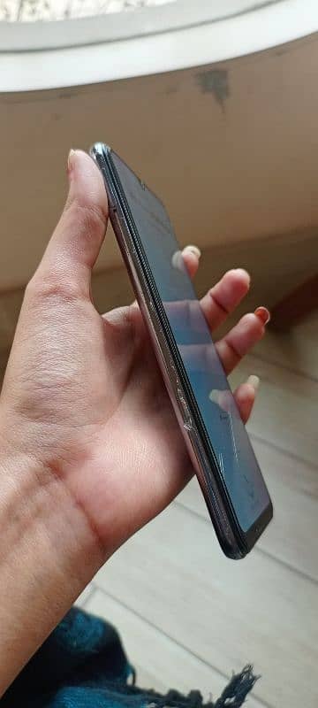 VIVO V21E , 8+4/128 2