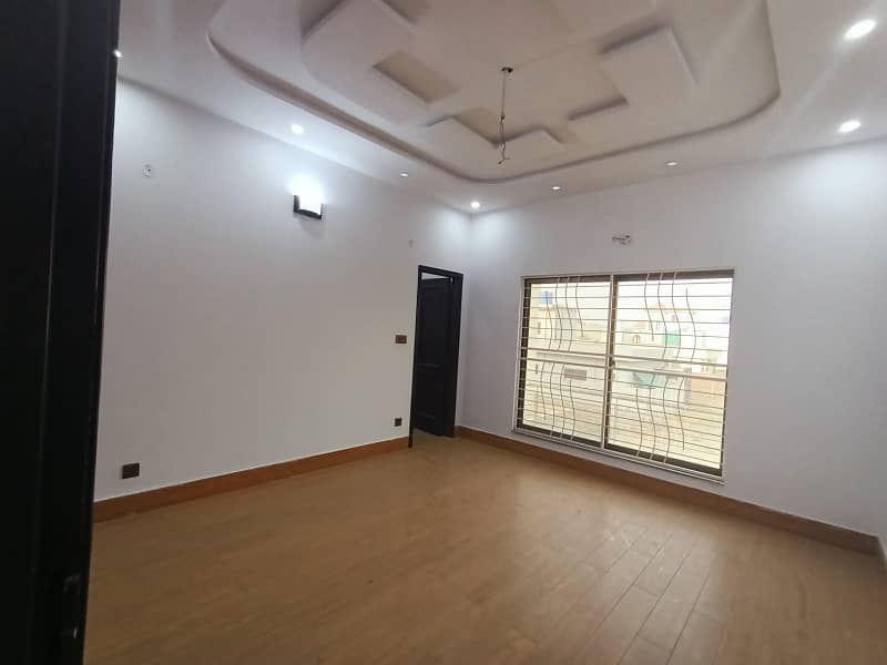 Spacious Prime Location House Is Available In Izmir Town For rent 0