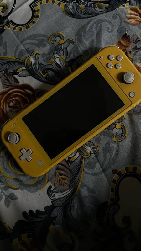 Nintendo switch lite with games installed 0