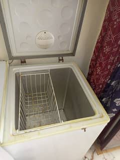 deep freezer in very good condition