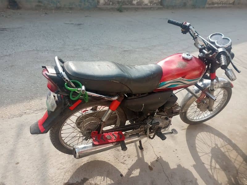 Govt official used Yamaha janoon 100cc 2014 Islamabad number 5