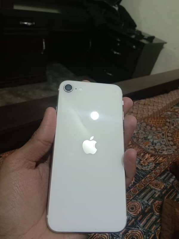 iPhone SE 2020 64 gb 0