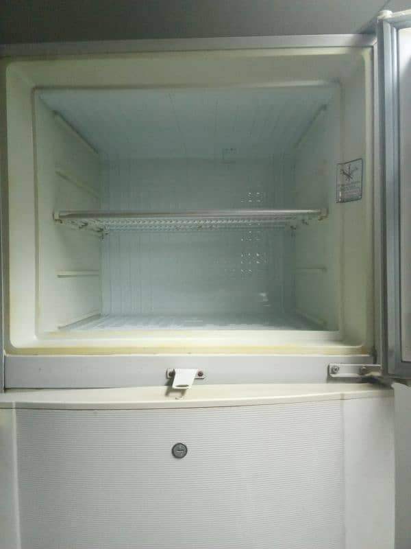 Dawlance refrigerator 4