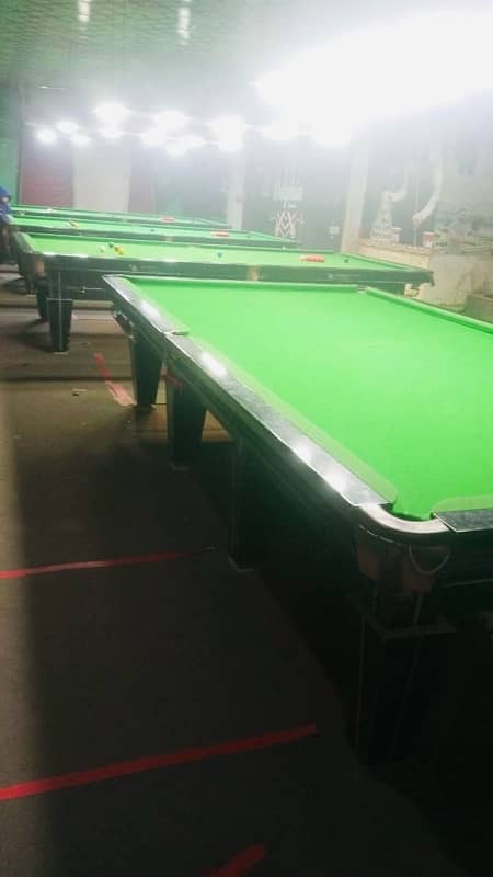 Snoker club for sale or 5 tabels 4