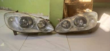 Toyota Corolla heade lights in good condition