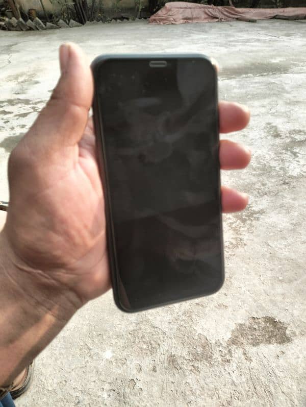 i phone 11 Watar pak Lush condition Jv nhi h non PTA h 2