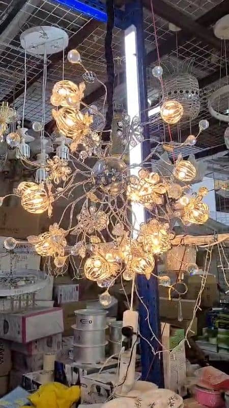 Elegant Dubai Imported Chandelier – Brand New in Box! 3