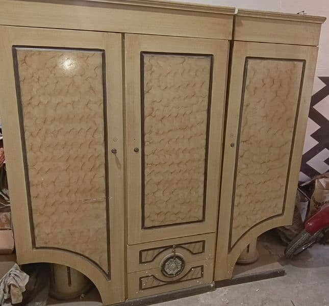 wardrobe 3 door saif almari 0