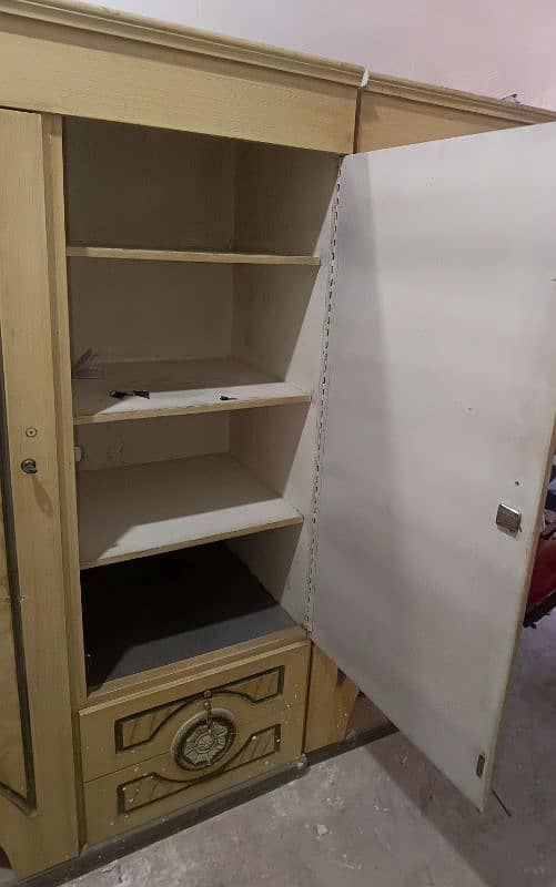 wardrobe 3 door saif almari 1