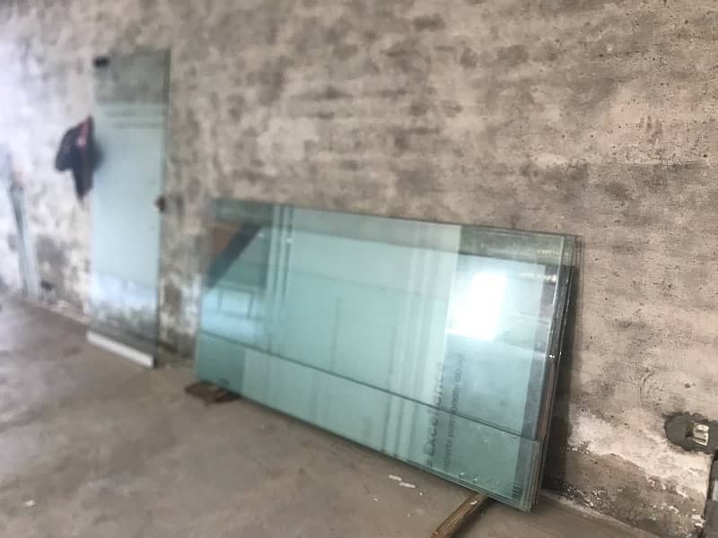 office partion 12mm glass 13x14 size  corner 1