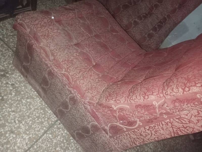 single and used sofa set 3 2