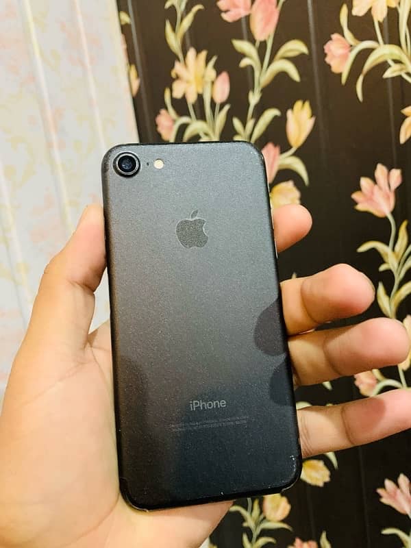 Iphone 7 (32)GB 03247659705 0