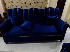 5 seater sofa set Tali ki lakri mein h shifting ki wja say sale kr rhe