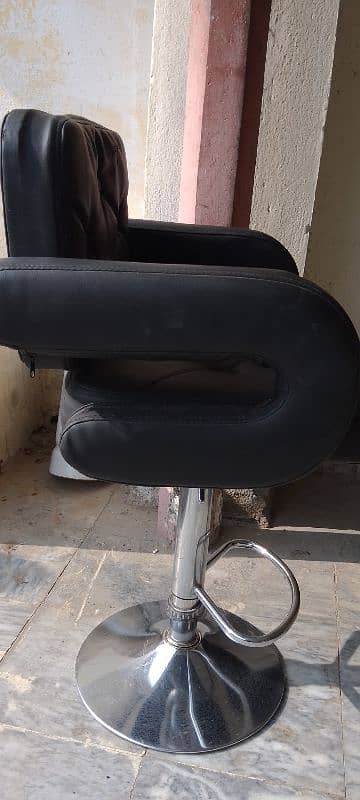 Beauty Parlour Hydraulic Chair 2